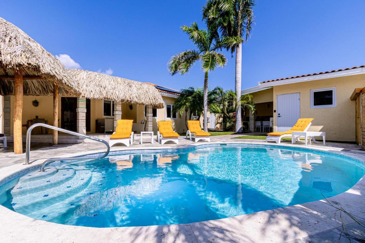 Ruby 15 Villa Palm Beach Exterior photo