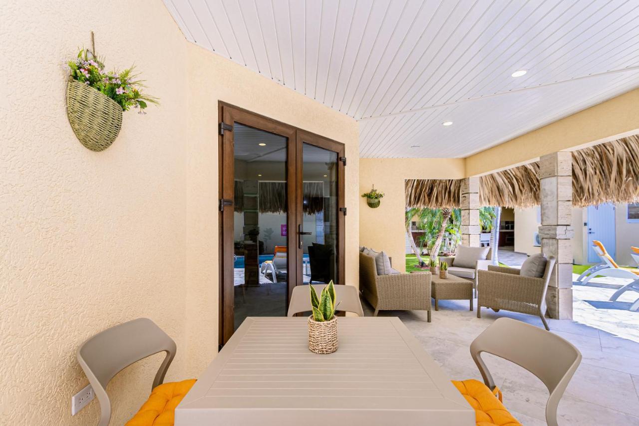 Ruby 15 Villa Palm Beach Exterior photo